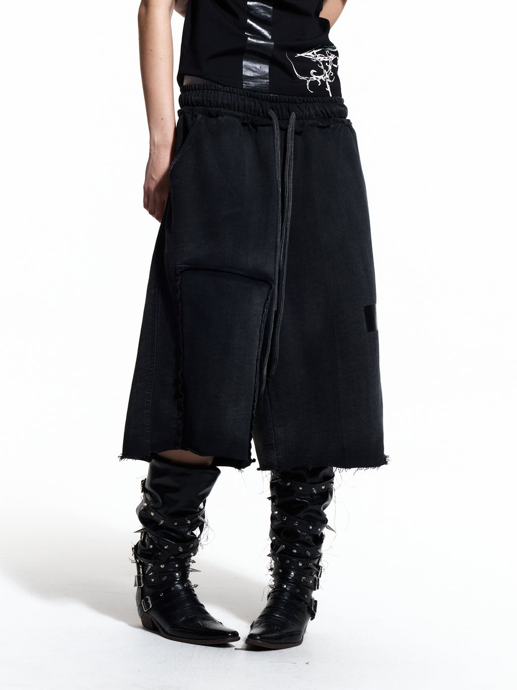 FLYERRER 26SS Black Cross Rubber Washed Raw Edge Loose Distressed Seven-Point Sweatpants FR328