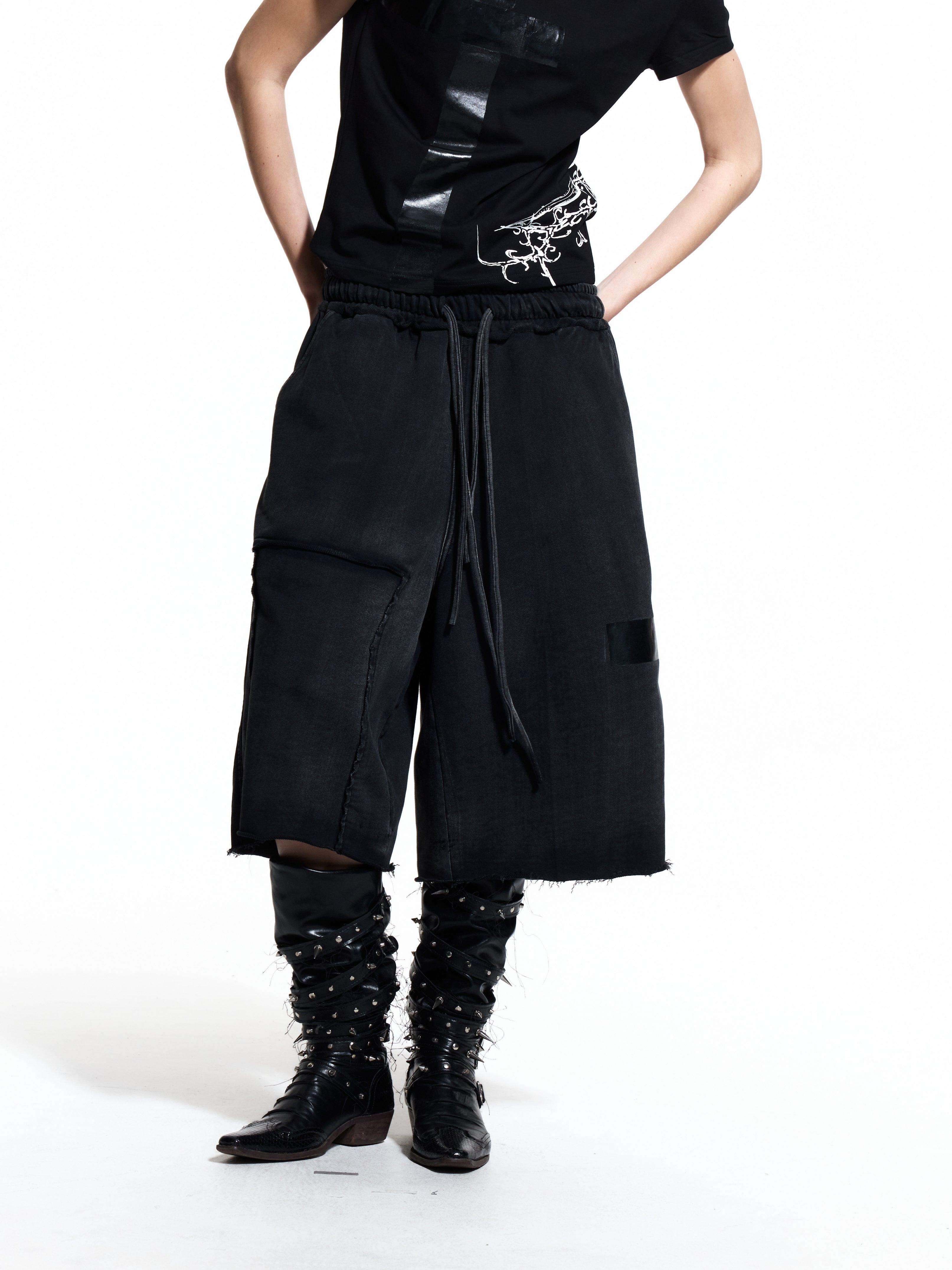 FLYERRER 26SS Black Cross Rubber Washed Raw Edge Loose Distressed Seven-Point Sweatpants FR328